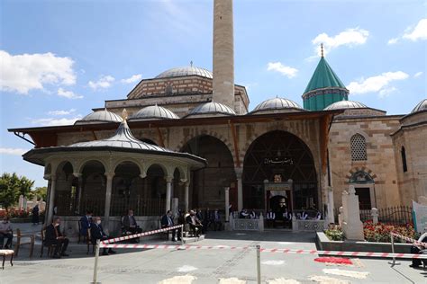 konya mevlana müzesi hakkında bilgi